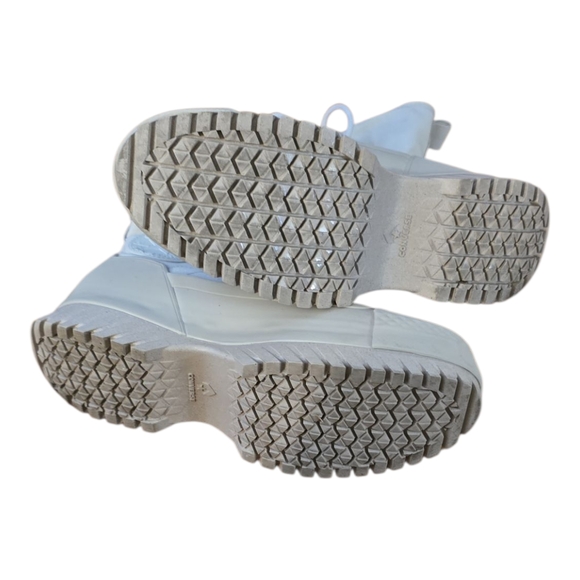 Converse High-Top White Ankle Booties - Picture 7 of 7